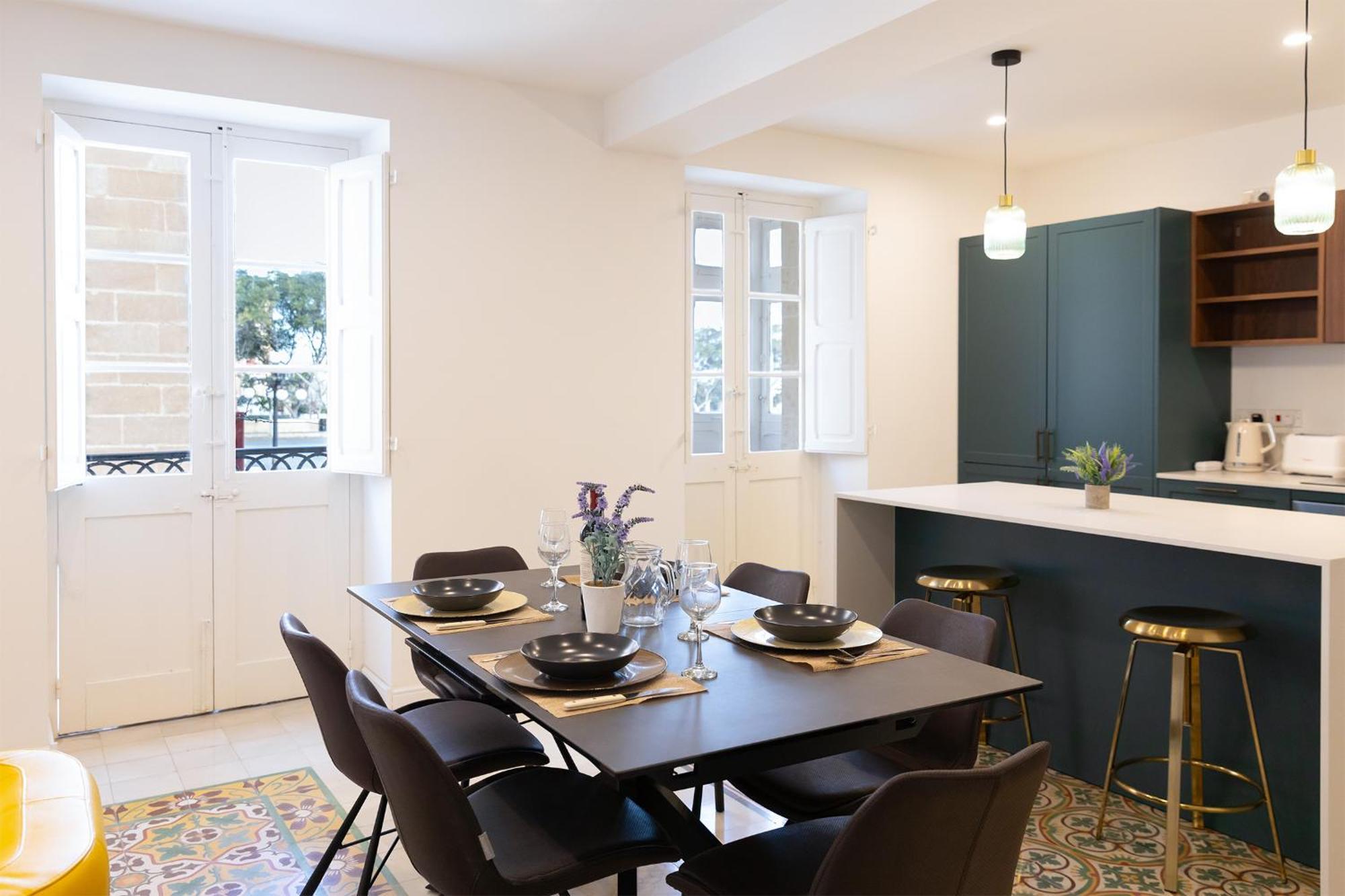 Florette Suite Designer Finish With Stunning Lounge Terrace By Arcobnb Il-Furjana Ngoại thất bức ảnh