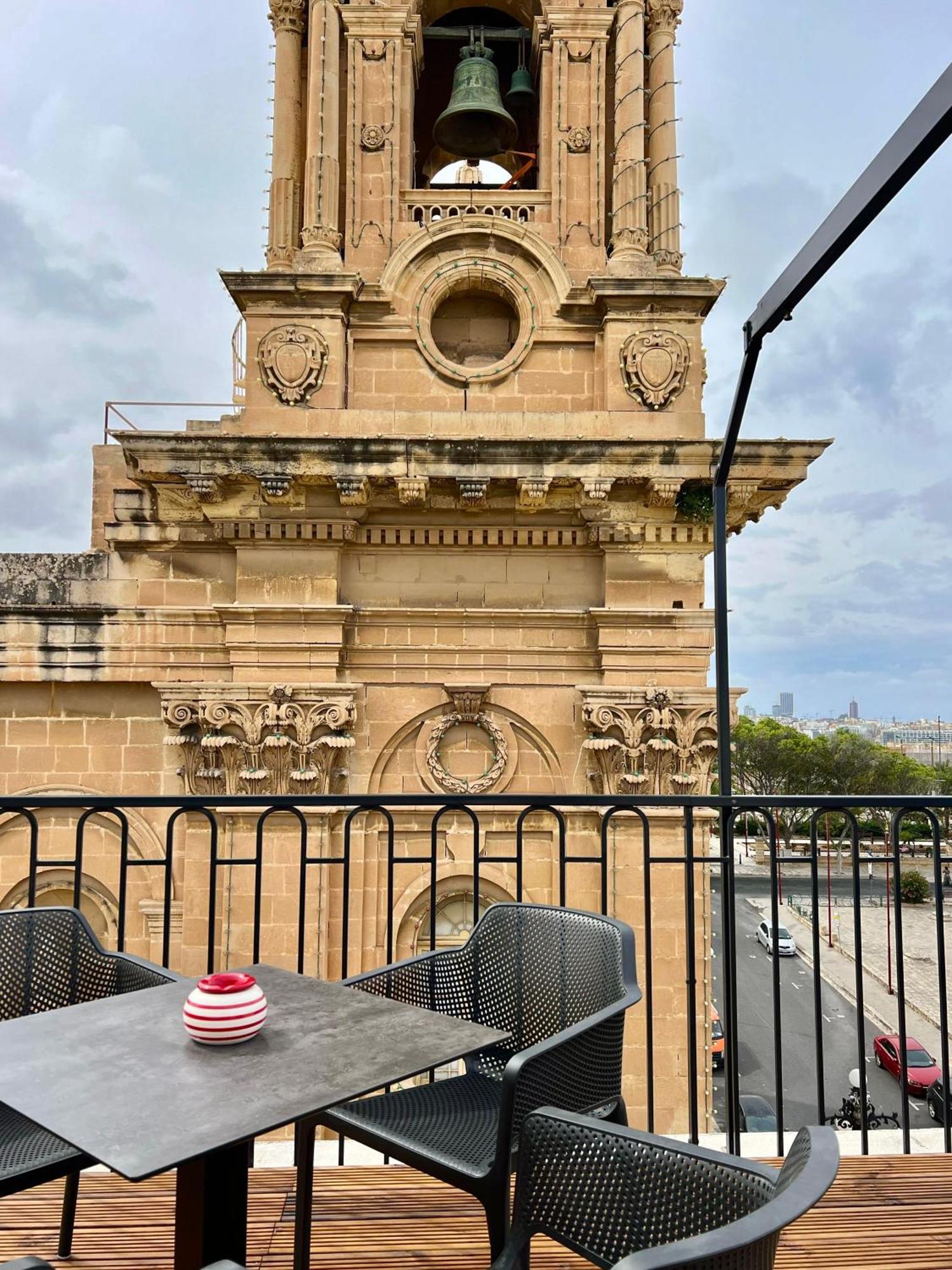 Florette Suite Designer Finish With Stunning Lounge Terrace By Arcobnb Il-Furjana Ngoại thất bức ảnh