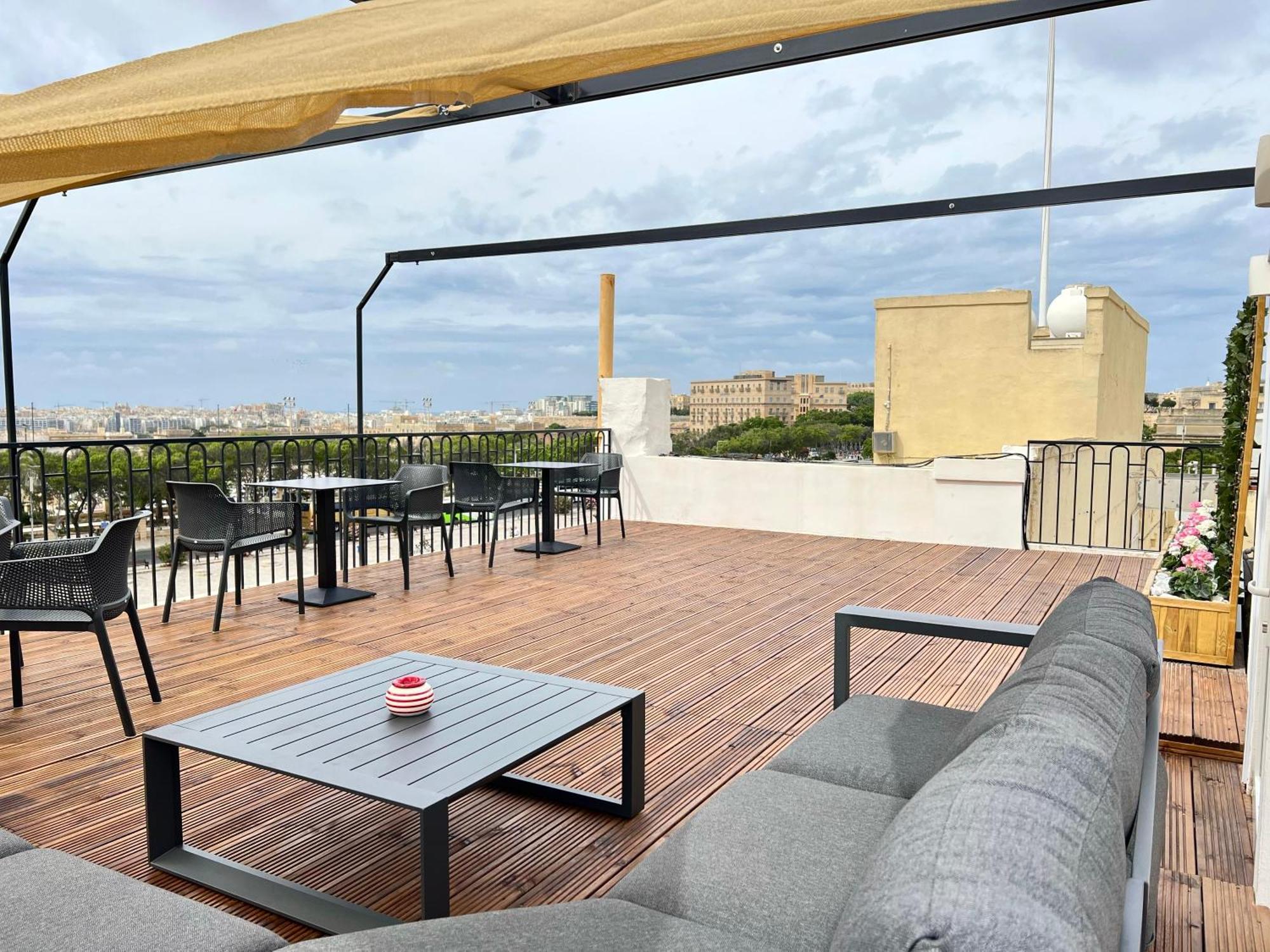 Florette Suite Designer Finish With Stunning Lounge Terrace By Arcobnb Il-Furjana Ngoại thất bức ảnh