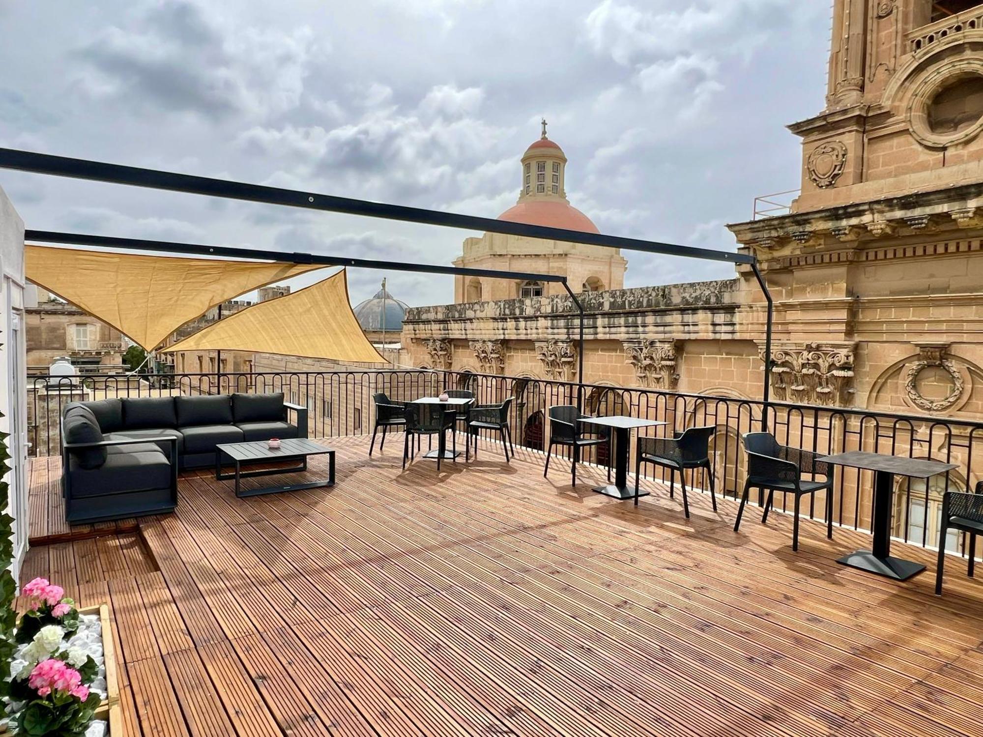 Florette Suite Designer Finish With Stunning Lounge Terrace By Arcobnb Il-Furjana Ngoại thất bức ảnh